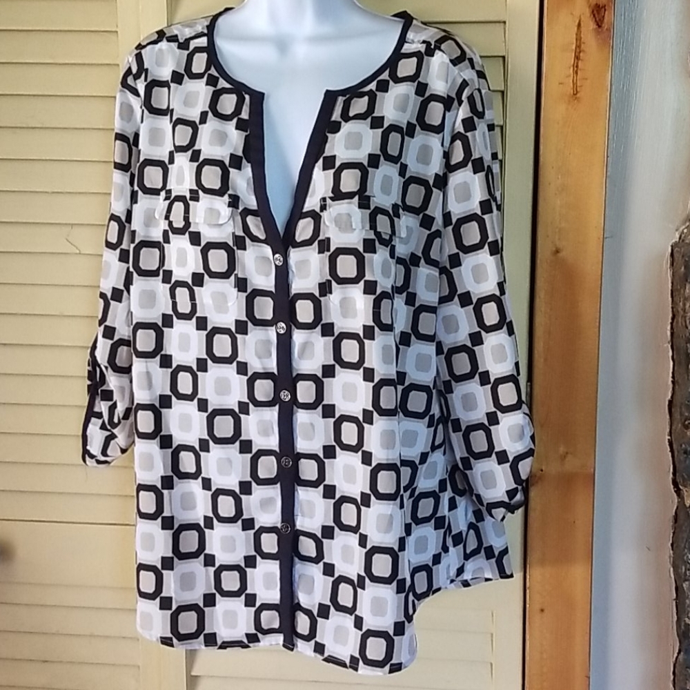 New York & Company geometric blouse size xl